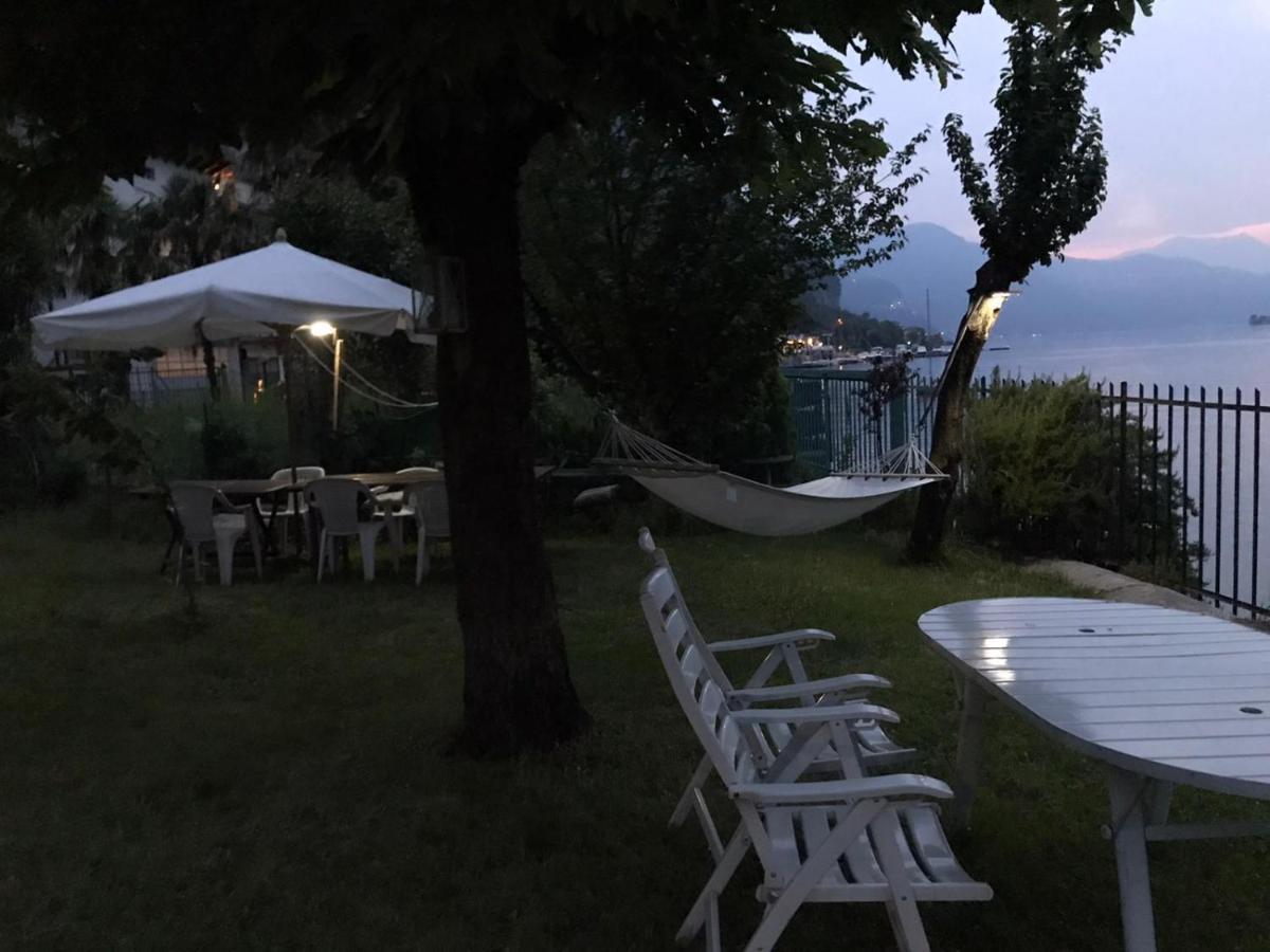 L For Lake Mandello del Lario Luaran gambar